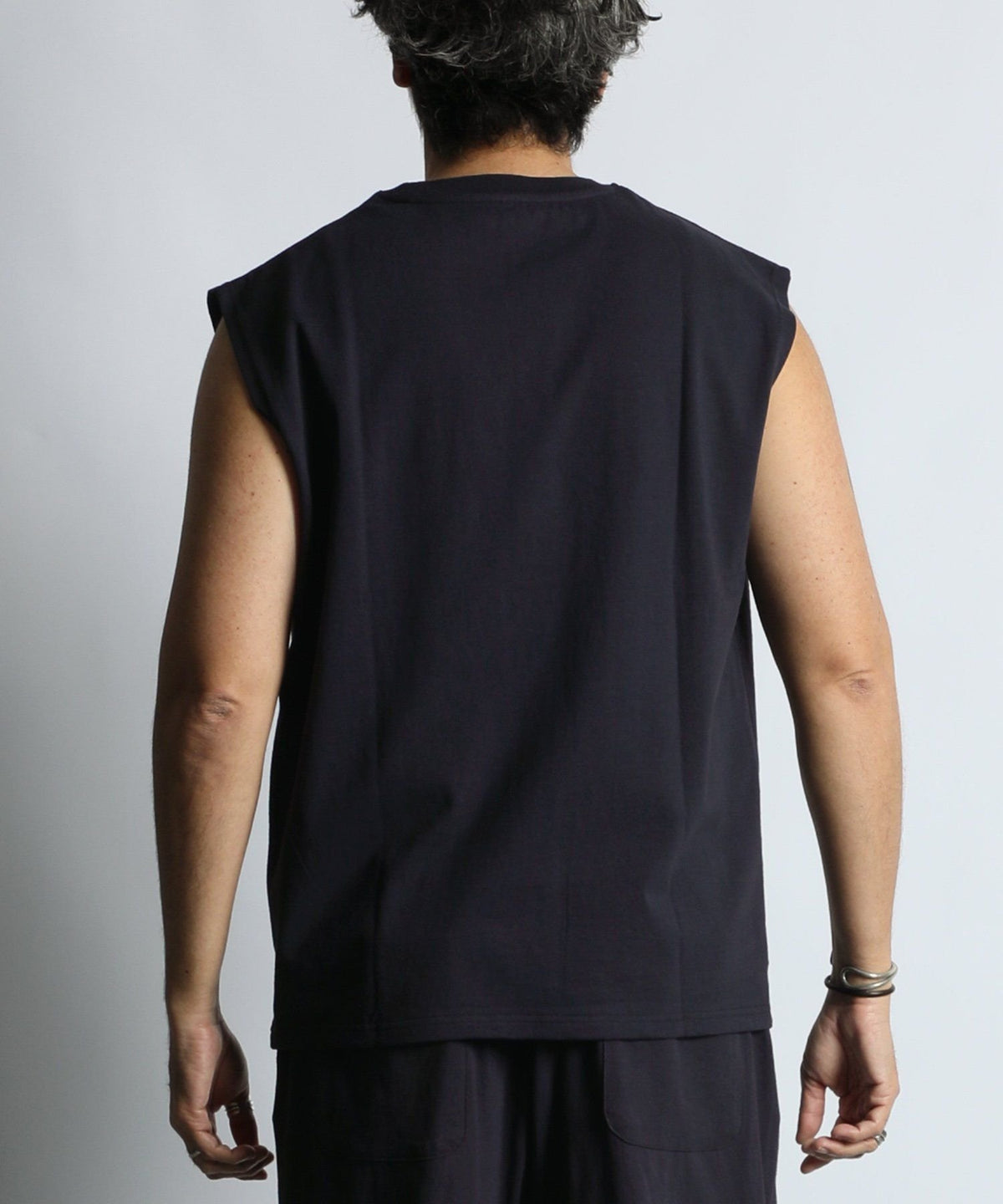 Set-up compatible heavy weight sleeveless T-shirt