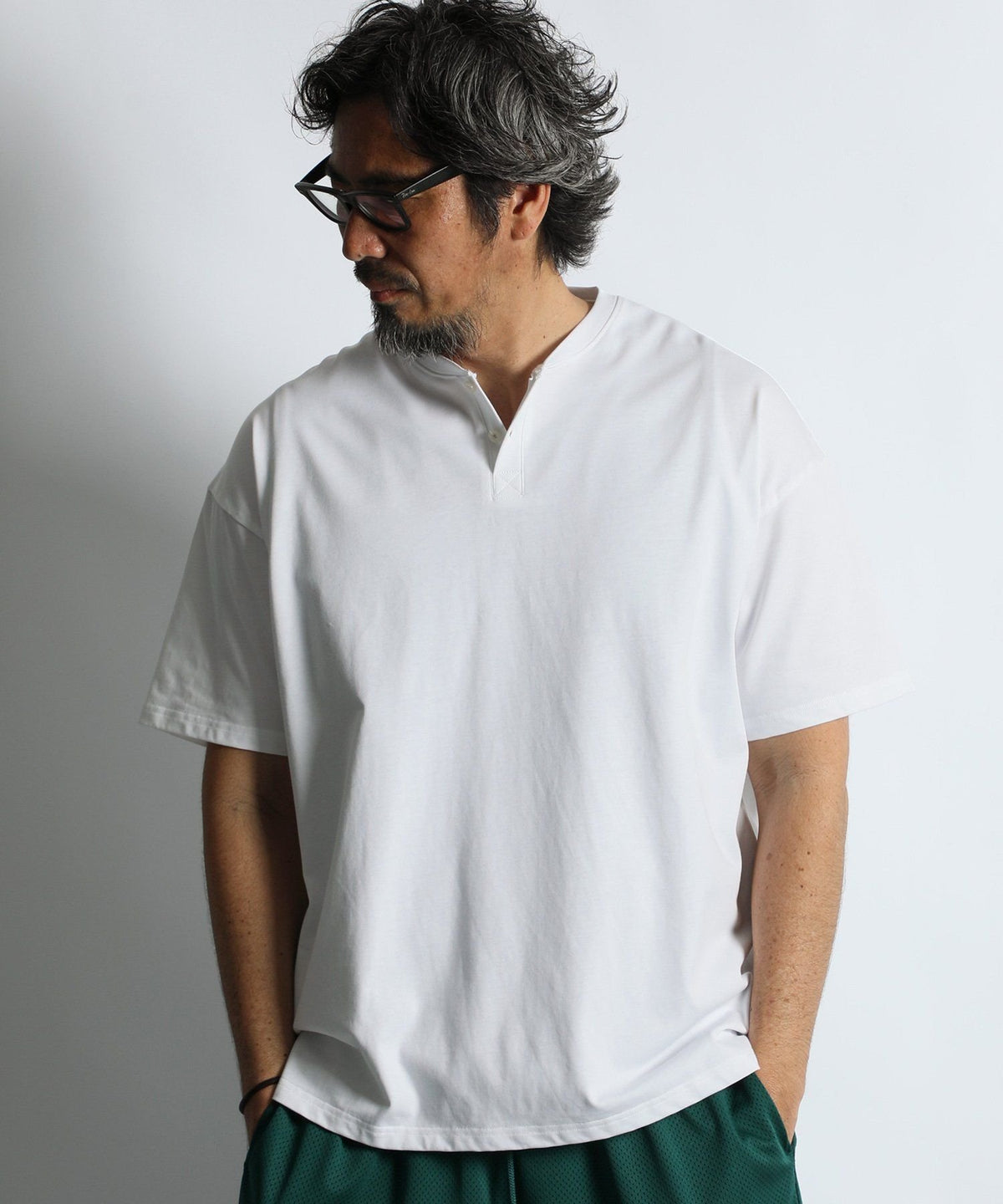 〔BLACK LABEL〕:オーバーサイズ ヘンリーネックTシャツ / 度詰め天竺