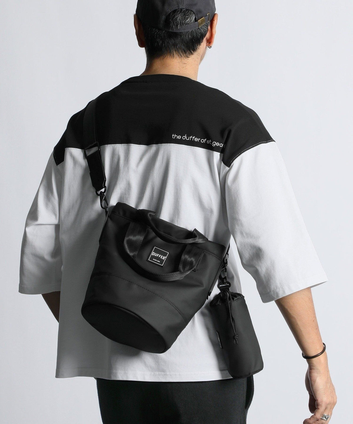 〔BLACK LABEL〕:2ウェイ仕様 ミニラウンドバッグ