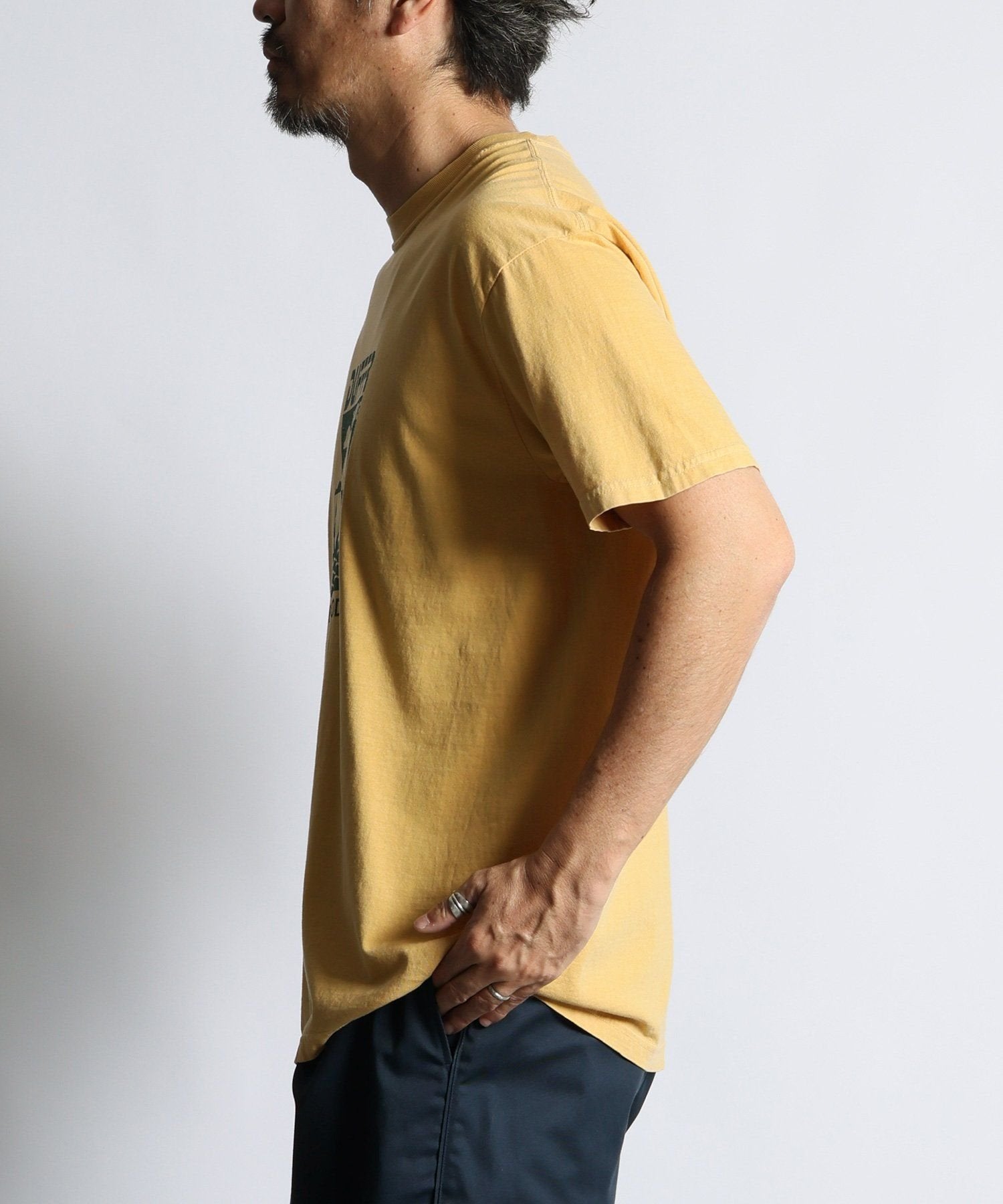 ピグメントダイ グラフィックTシャツ
