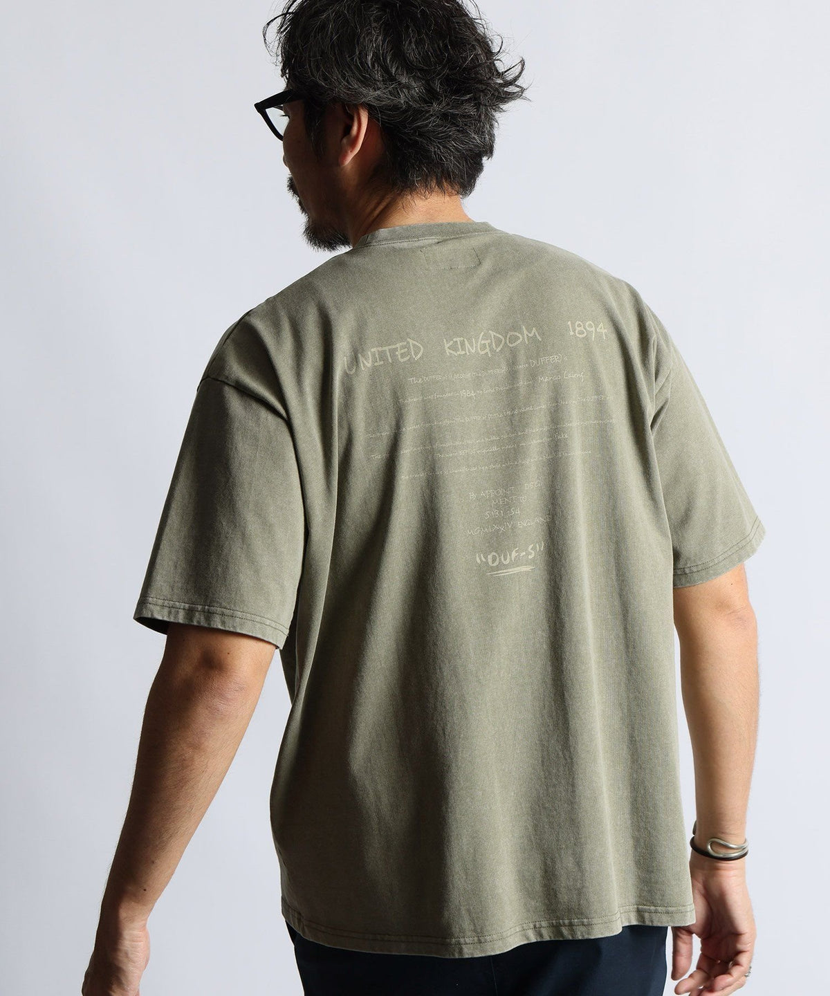 Powder bleach handwritten style printed T-shirt