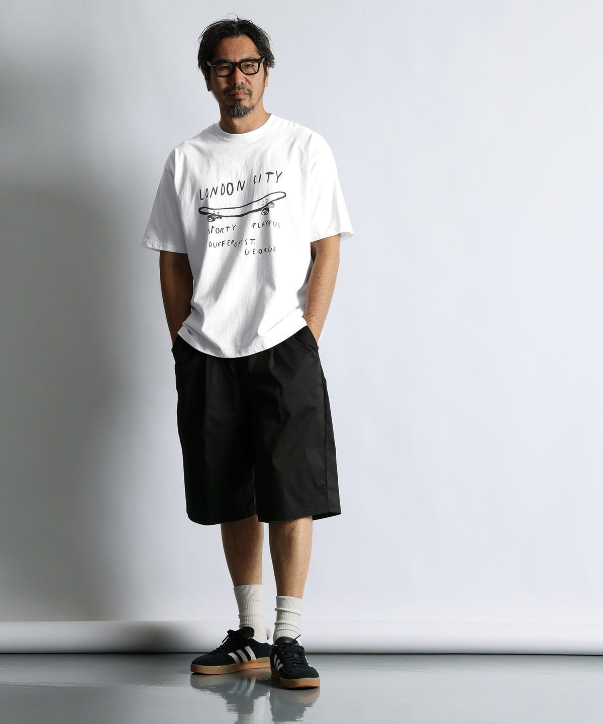 Powder bleach handwritten style printed T-shirt