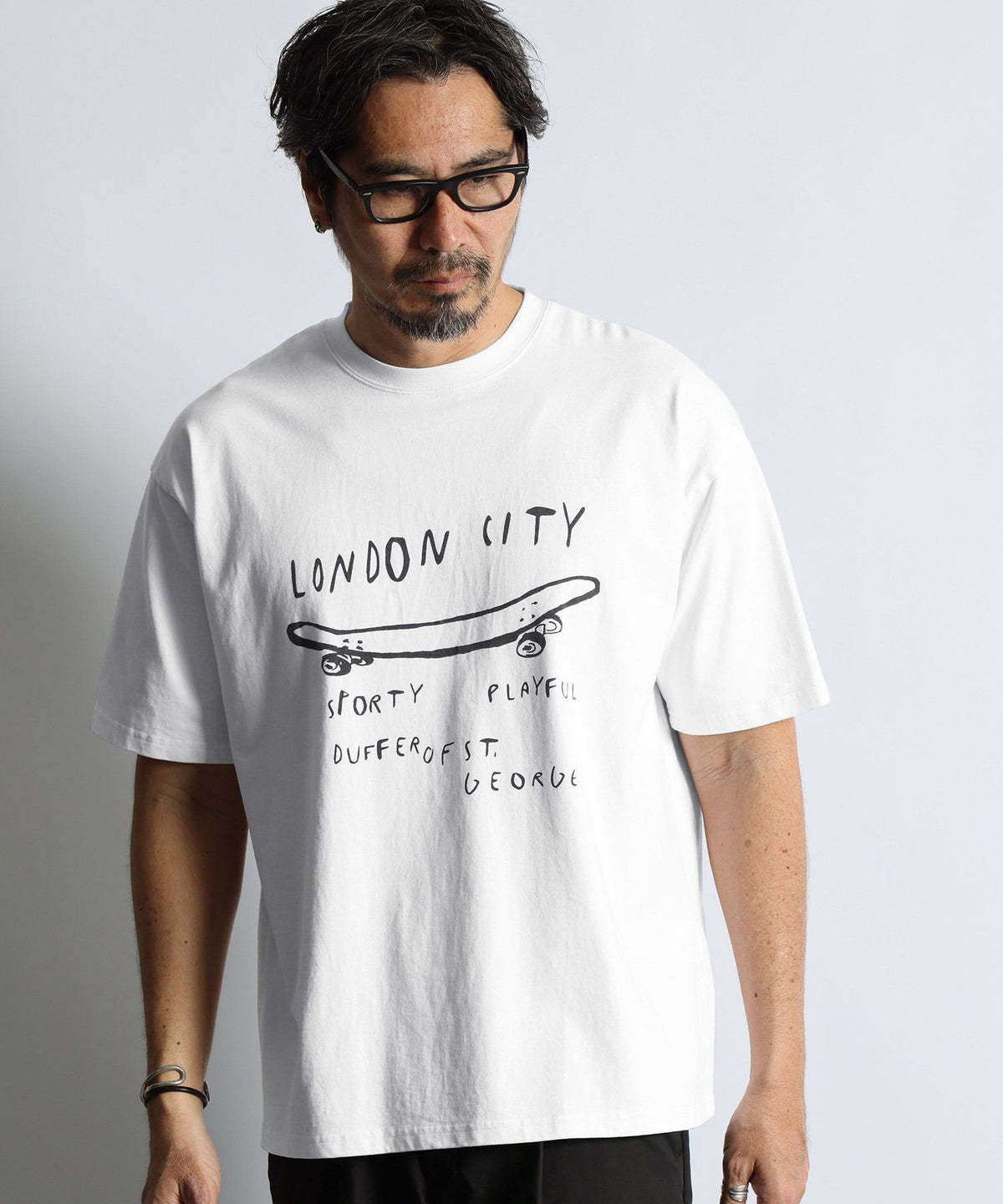 Powder bleach handwritten style printed T-shirt