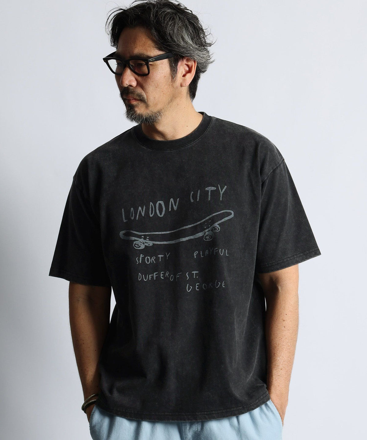 Powder bleach handwritten style printed T-shirt
