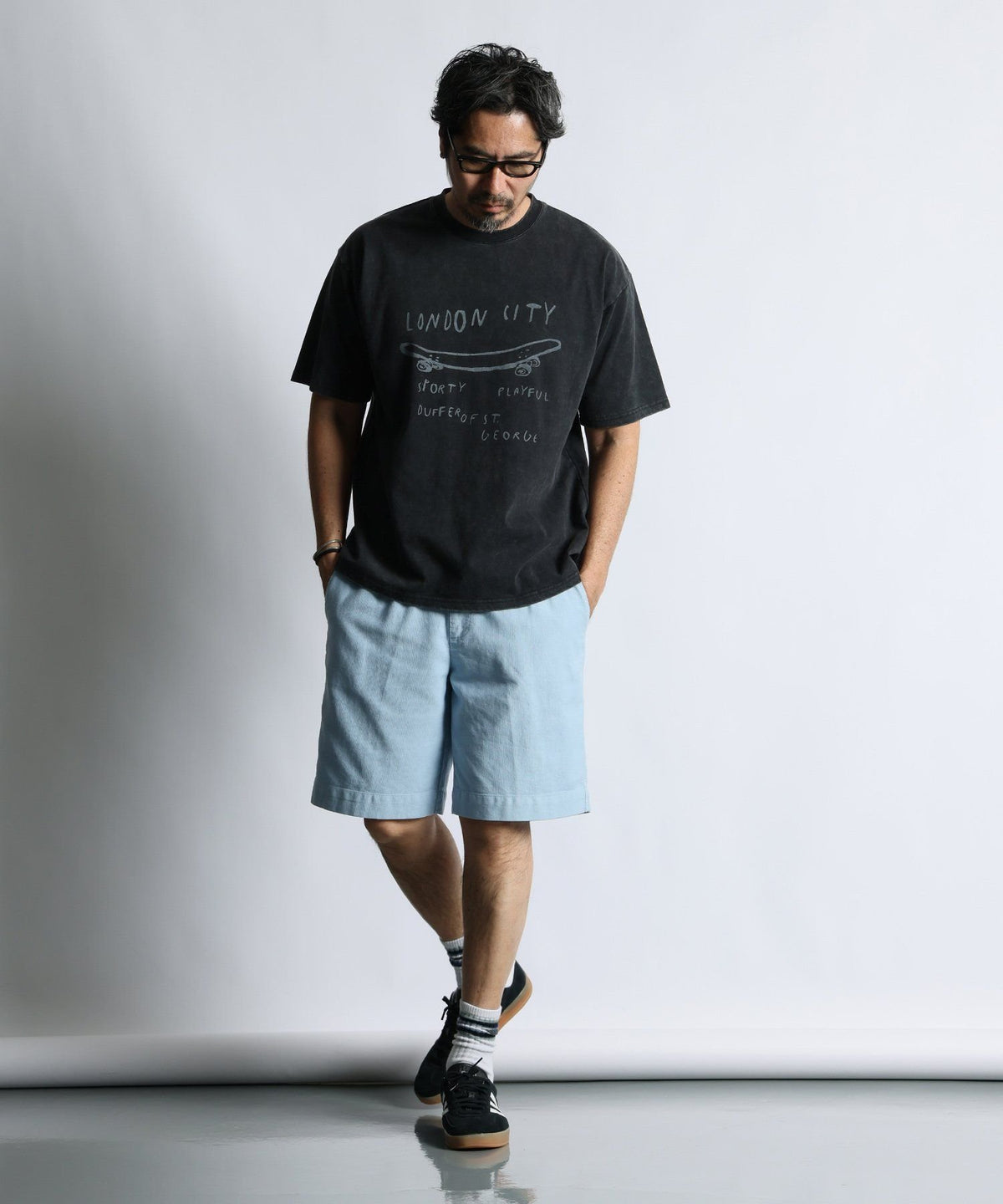 Powder bleach handwritten style printed T-shirt