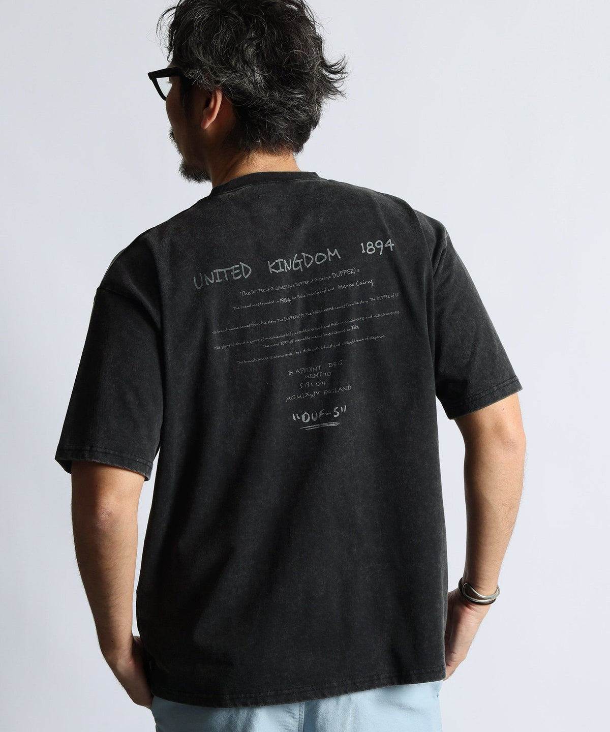 Powder bleach handwritten style printed T-shirt