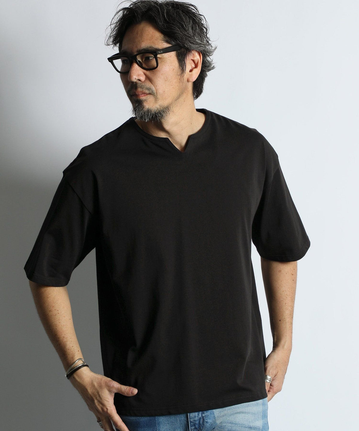 シルキータッチ キーネックTシャツ