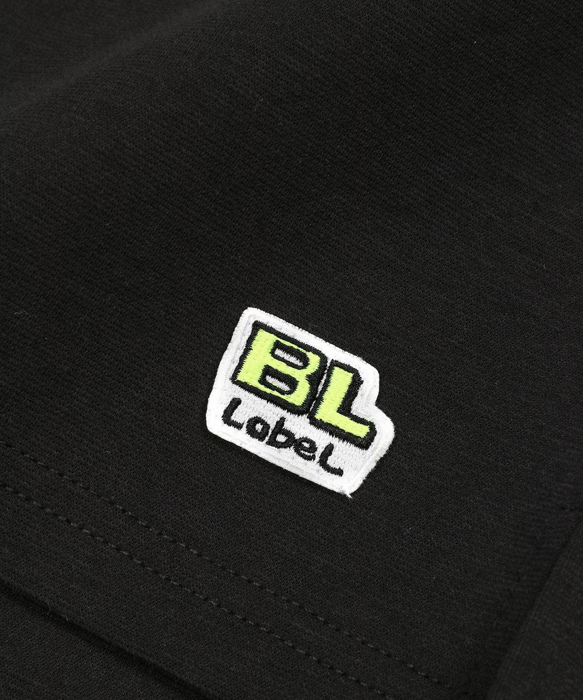 〔BLACK LABEL〕：ソロナポンチ フットボール VネックTEE