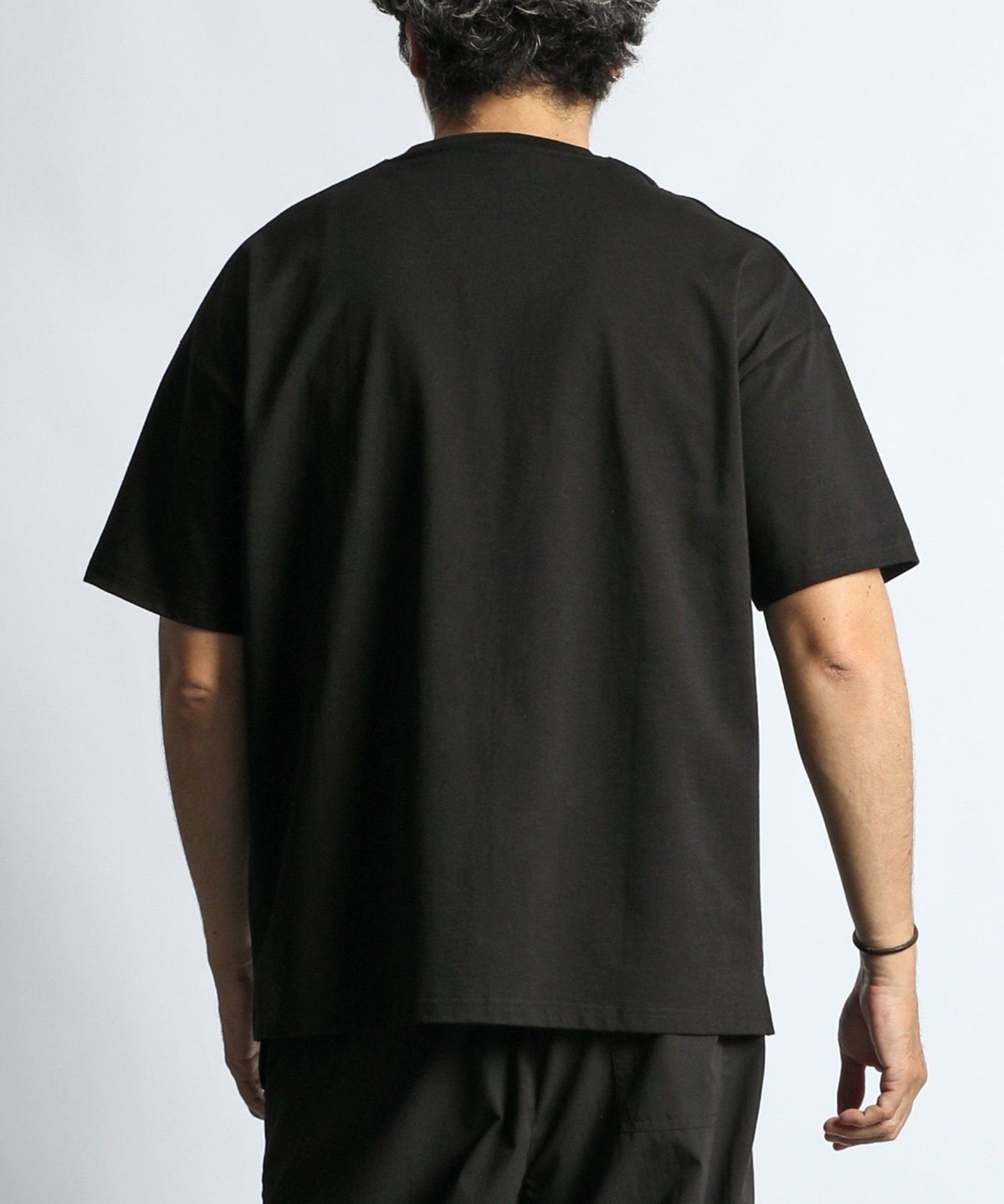 〔BLACK LABEL〕：オーバーサイズ ヘンリーネックTシャツ / 度詰め天竺