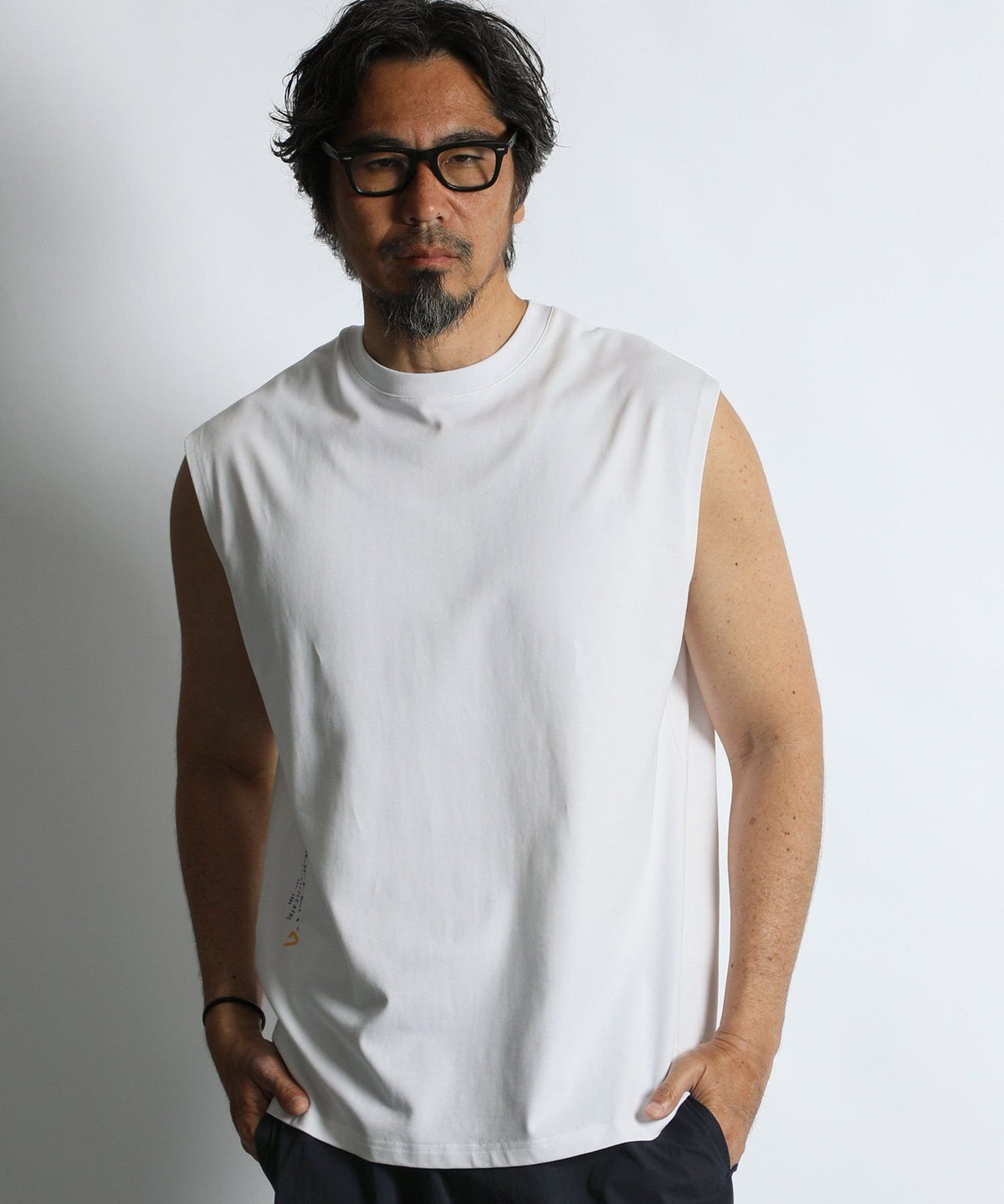 〔BLACK LABEL〕：度詰め天竺 ノースリーブTシャツ