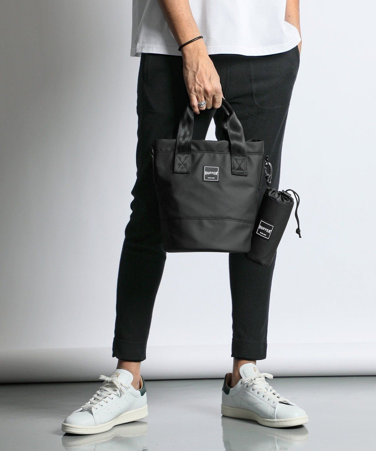 〔BLACK LABEL〕：2ウェイ仕様 ミニラウンドバッグ