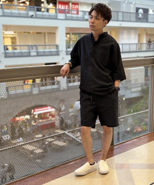 都会的に馴染む、大人のコーデ