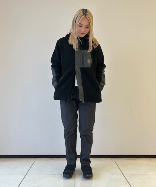 1トーンで大人カジュアルに…