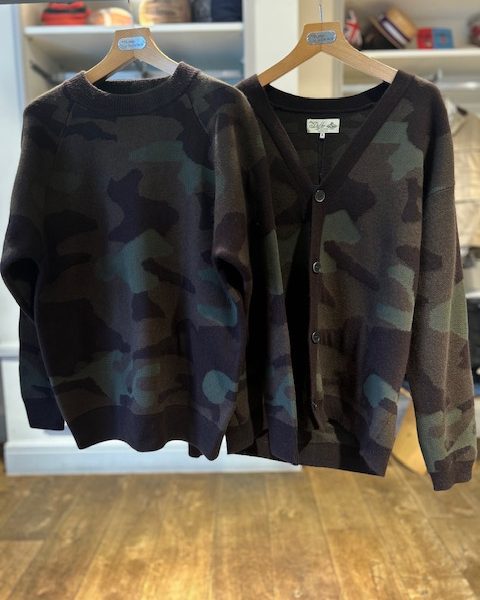 『カモフラ ニット』