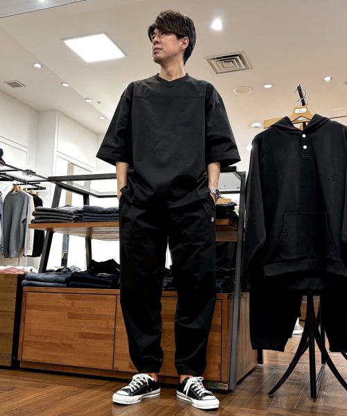 【26SS】「エアフレックス」Vネック フットボールTEEコーデ【BLACK】