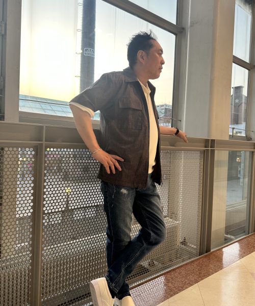 軽く着こなす大人のカジュアル