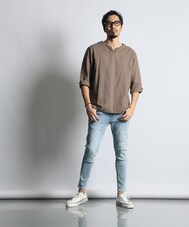新モデルのシャツを男らしくコーデ