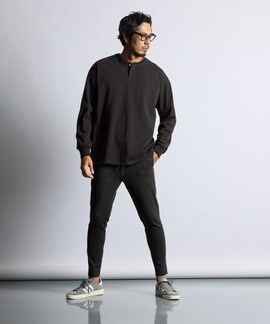 安定のオールブラックスタイル