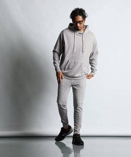 秋冬シーズン定番となったセットアップコーデ
