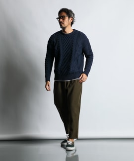 冬のリラックスニットスタイル