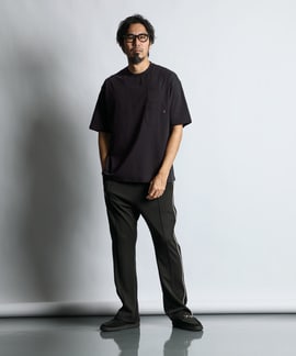 旬アイテムを取り入れたブラックコーデ