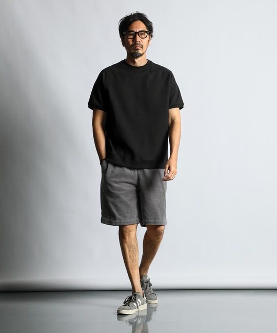 シックにまとめるショーツスタイル