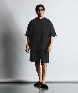 スラックスショーツで綺麗にまとめる