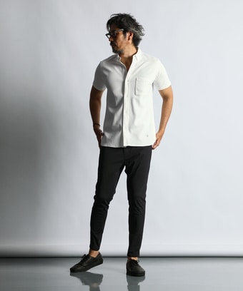 ビジネスシーンにも使えるシンプルコーデ