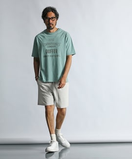 爽やかなカラーリングのTシャツコーデ