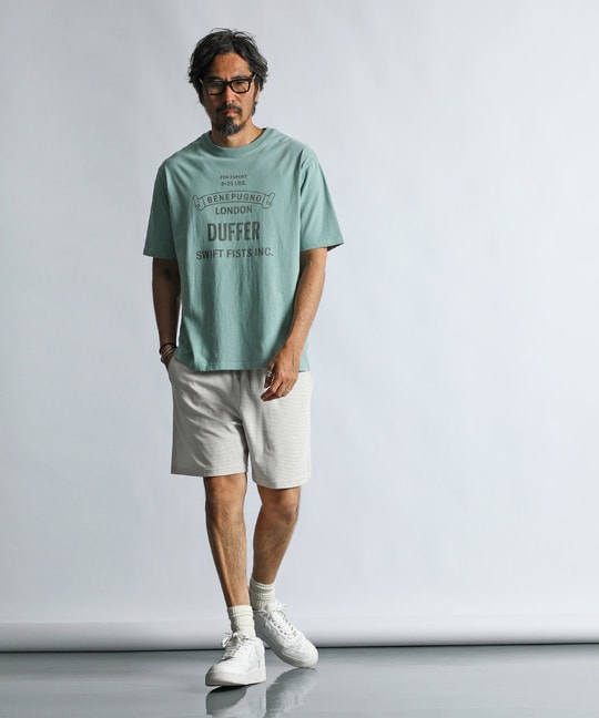 爽やかなカラーリングのTシャツコーデ