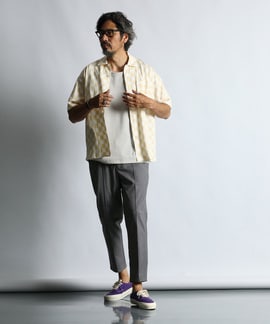 大人のラフなシャツスタイル