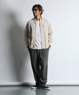 スウェットパンツでラフにコーデ