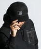 〔BLACK LABEL〕：フラットバイザーキャップ