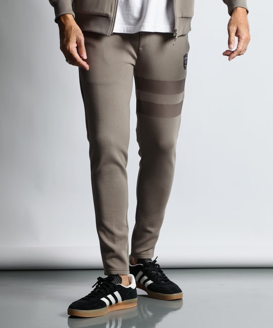 〔BLACK LABEL〕：セットアップ ダンボールニットスリムパンツ