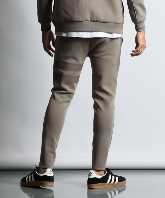 〔BLACK LABEL〕：セットアップ ダンボールニットスリムパンツ