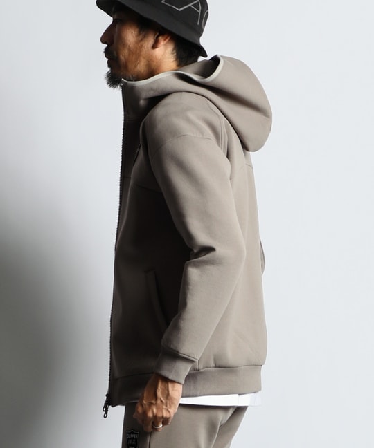 〔BLACK LABEL〕：セットアップ ダンボールニットジップパーカー