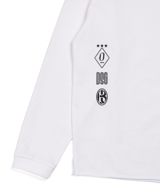 〔BLACK LABEL〕：ポンチ素材 スリーエンブレムロンT