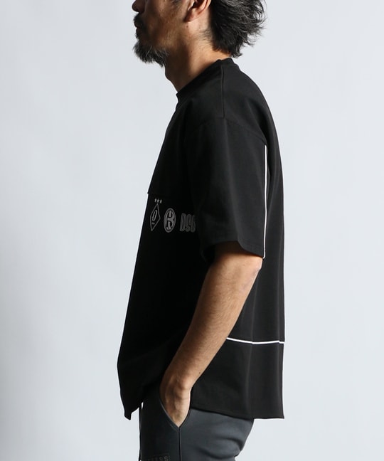 〔BLACK LABEL〕：ポンチ素材 スリーエンブレムTシャツ