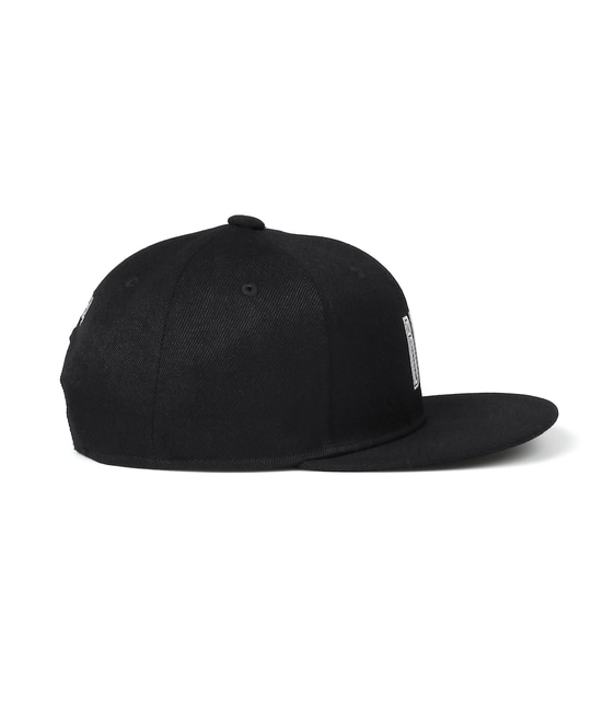 〔BLACK LABEL〕：オリジナル フラットバイザーキャップ
