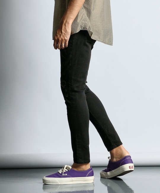 美品　日本未入荷　HESNTLS デニム ストレッチ　ペイズリー　ダメージ　黒 210.jpg