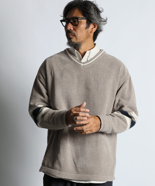 Vネック フットボールデザイン モールニット