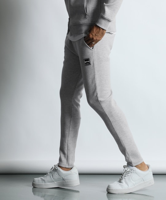 〔BLACK LABEL〕：セットアップ ダンボールニット スリムパンツ