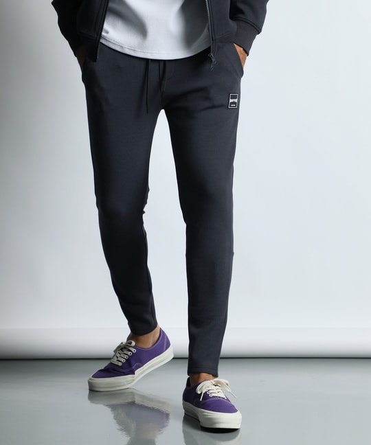 〔BLACK LABEL〕：セットアップ ダンボールニット スリムパンツ