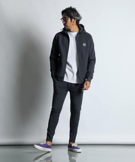 〔BLACK LABEL〕：セットアップ ダンボールニット スリムパンツ