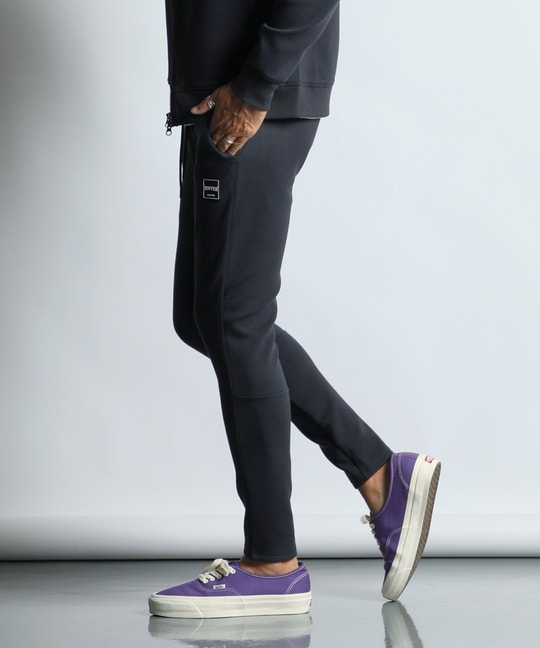 〔BLACK LABEL〕：セットアップ ダンボールニット スリムパンツ