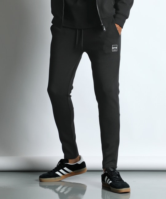 〔BLACK LABEL〕：セットアップ ダンボールニット スリムパンツ