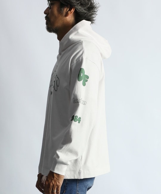 グラフィティフォント プルオーバーパーカー