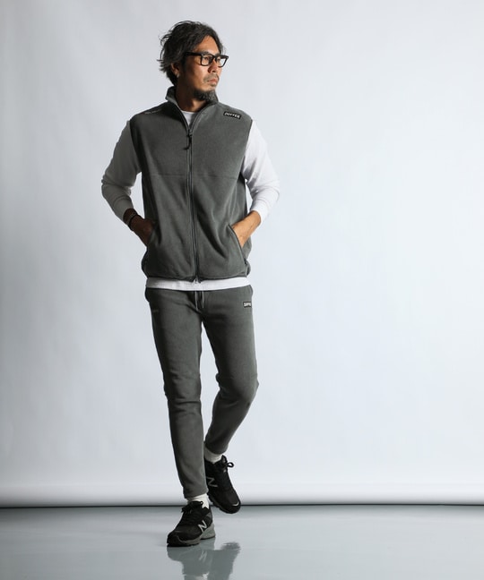〔BLACK LABEL〕：POLARTEC フルジップベスト