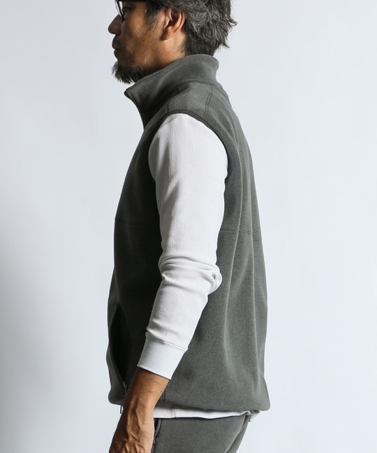 〔BLACK LABEL〕：POLARTEC フルジップベスト