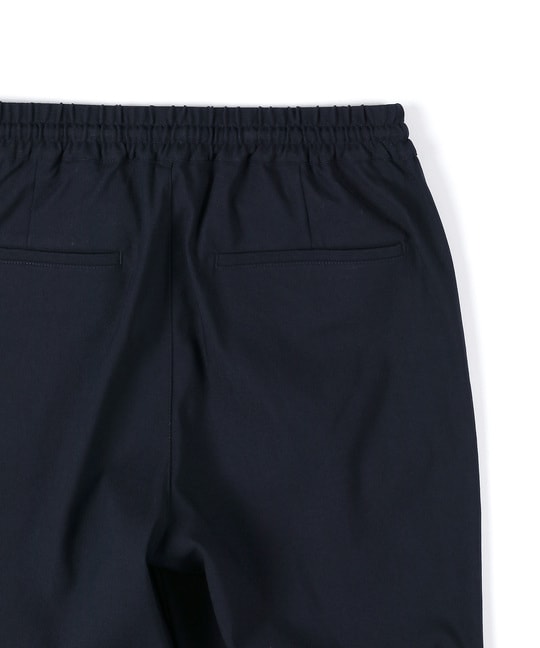 超伸縮「ガムストレッチ」センタークリース テーパードパンツ【WEB限定アイテム】